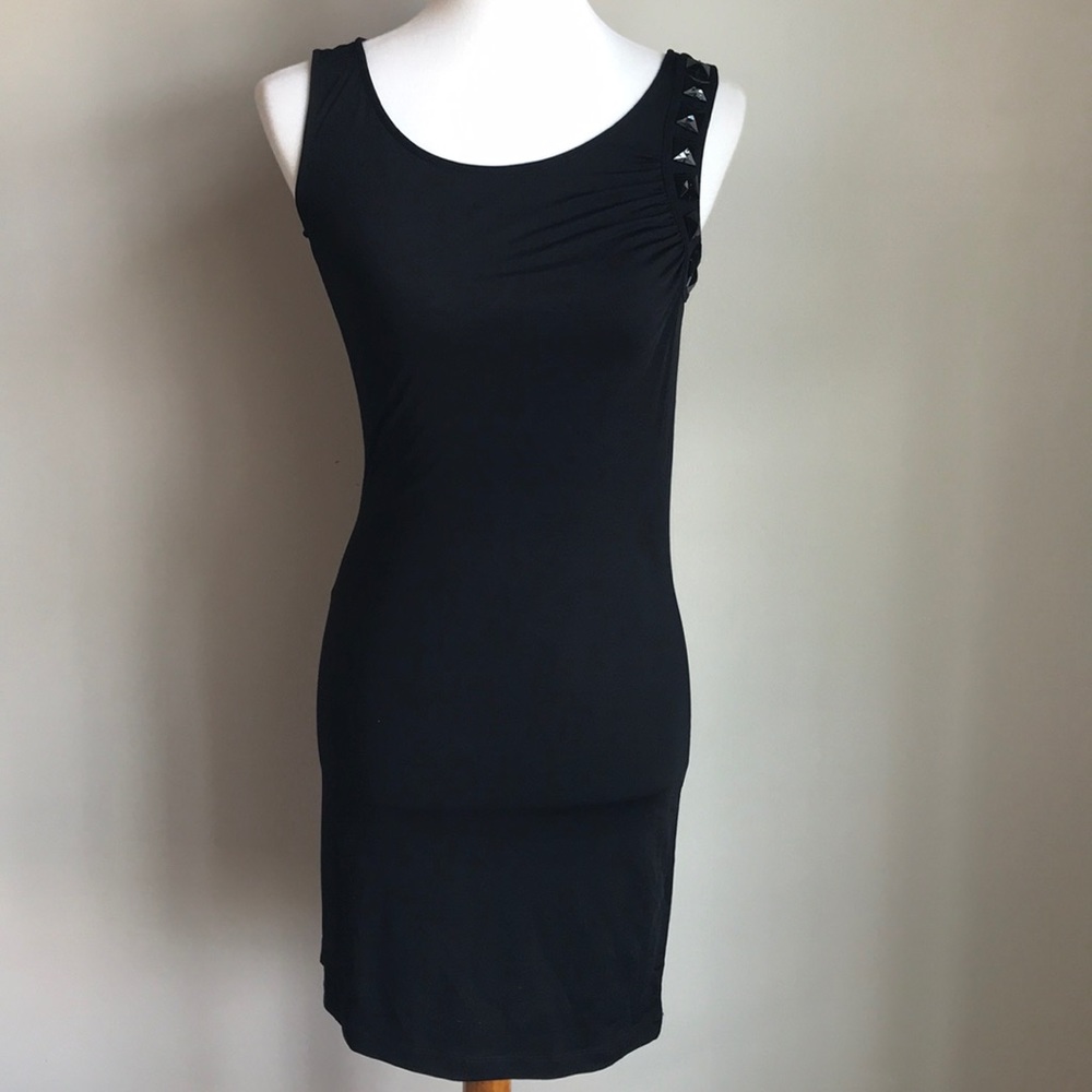 Candies  |  fitted black dress!